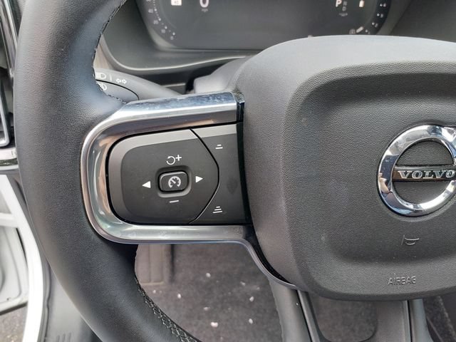 Certified 2026 Volvo XC40 B5 Plus AWD/4WD image 7