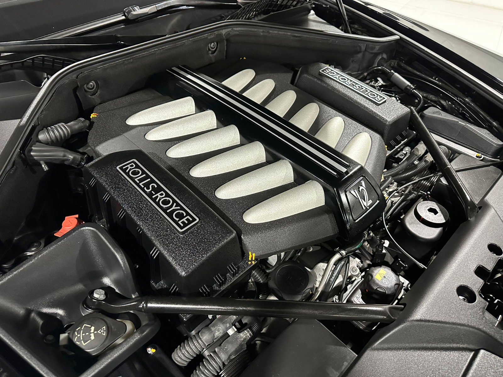 Used 2019 Rolls-Royce Dawn image 47