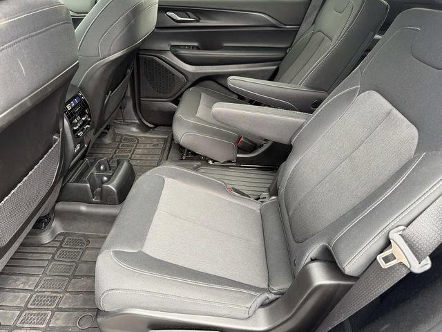 Used 2024 Jeep Grand Cherokee L Laredo RWD image 20