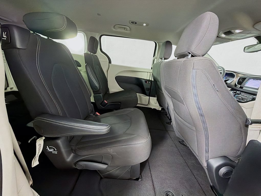 Used 2023 Chrysler Voyager LX FWD image 26