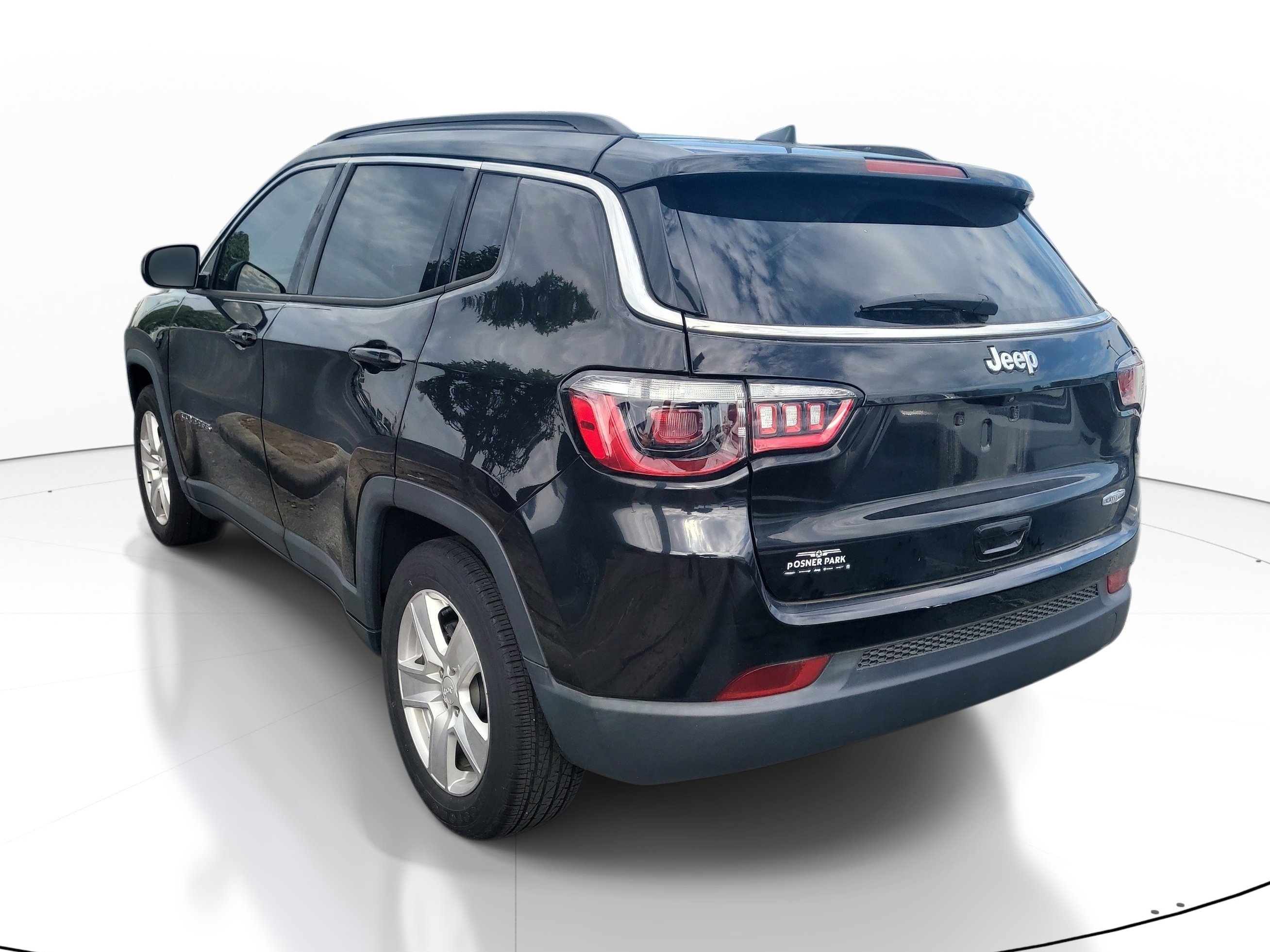 Used 2022 Jeep Compass Latitude FWD image 5