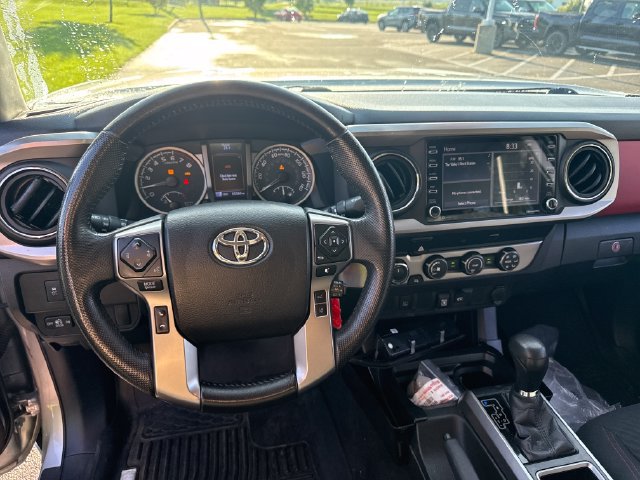 Used 2020 Toyota Tacoma SR5 AWD/4WD image 18