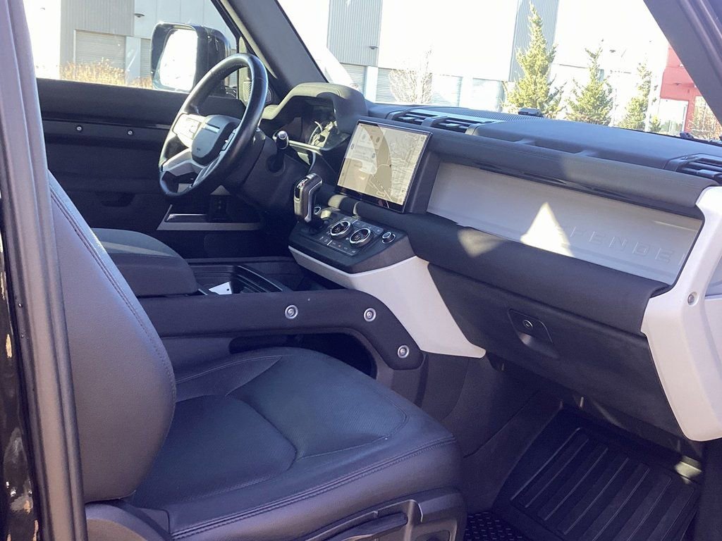 Used 2023 Land Rover Defender 90 S image 9