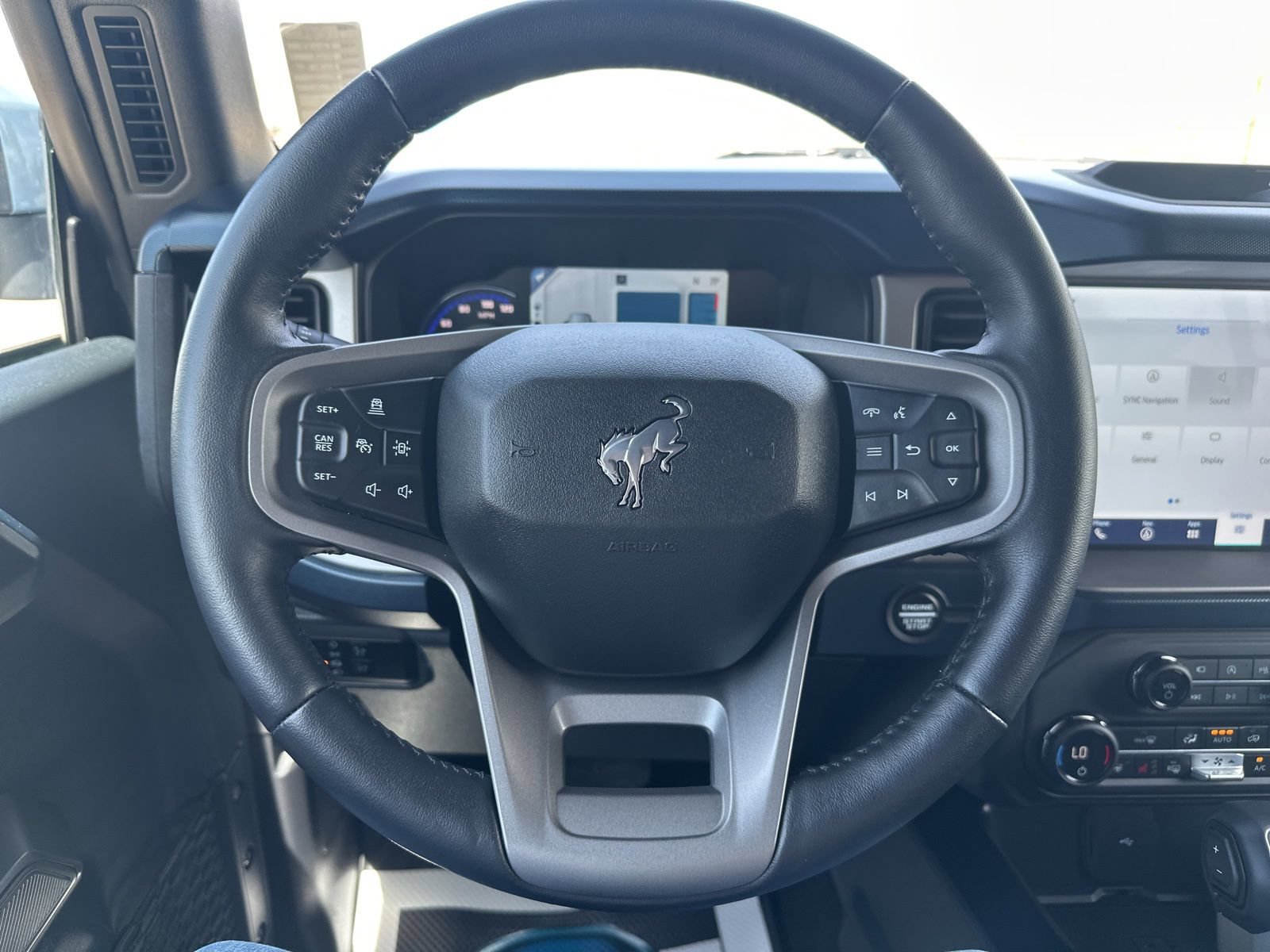 Used 2023 Ford Bronco Outer Banks AWD/4WD image 12