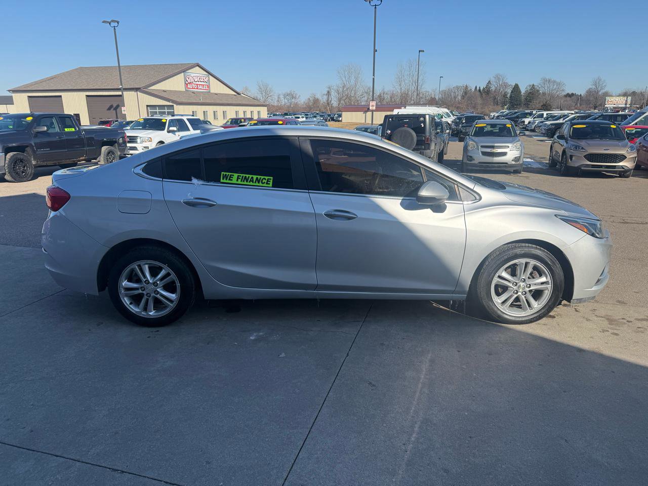 Used 2017 Chevrolet Cruze LT w/ LT Convenience Package image 4