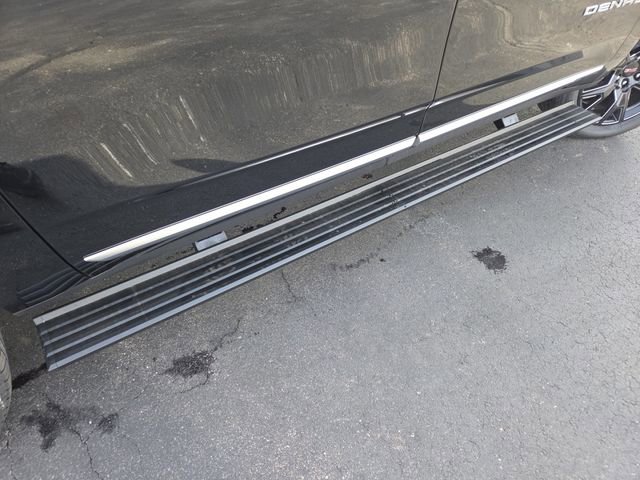 New 2026 GMC Yukon XL Denali w/ Denali Reserve Package image 22