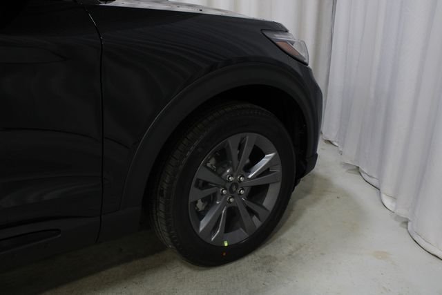 New 2026 Ford Explorer Active w/ Active Comfort Package AWD/4WD image 28