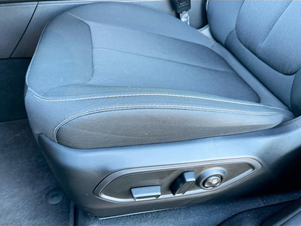 Used 2025 Jeep Grand Cherokee Laredo w/ Trailer Tow Package RWD image 18