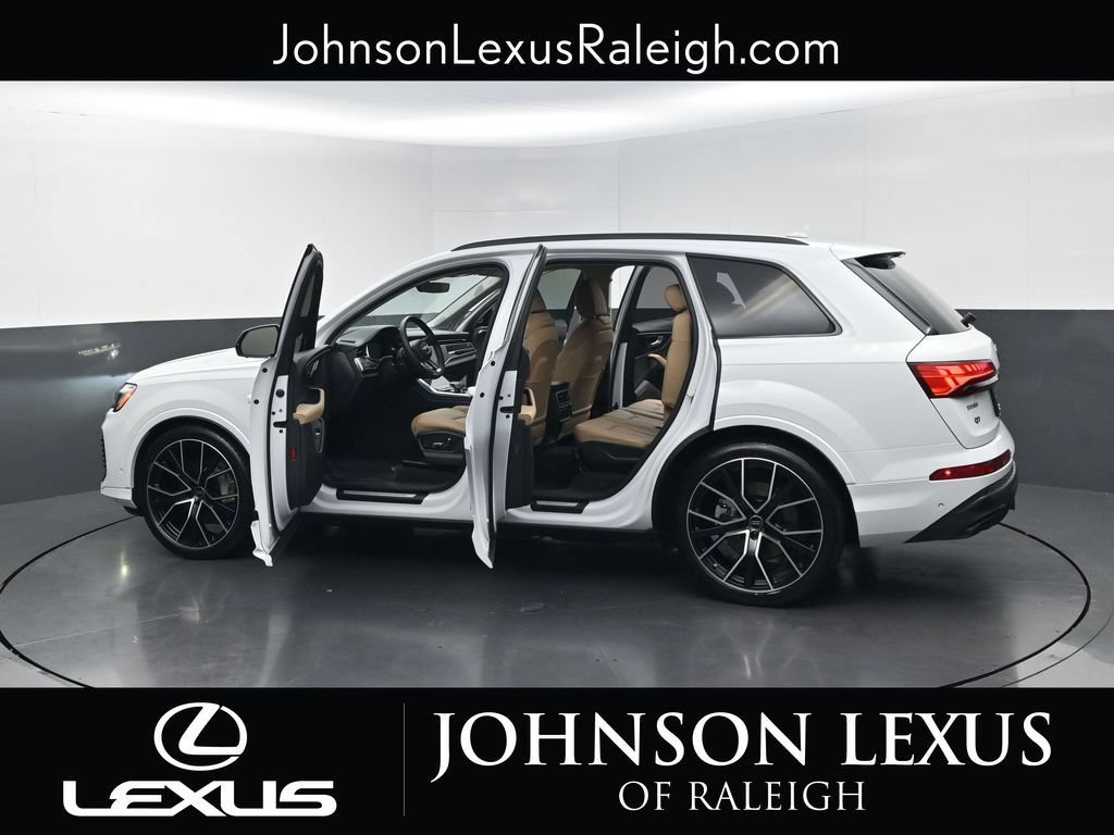 Used 2025 Audi Q7 3.0T Prestige w/ Prestige Package AWD/4WD image 32