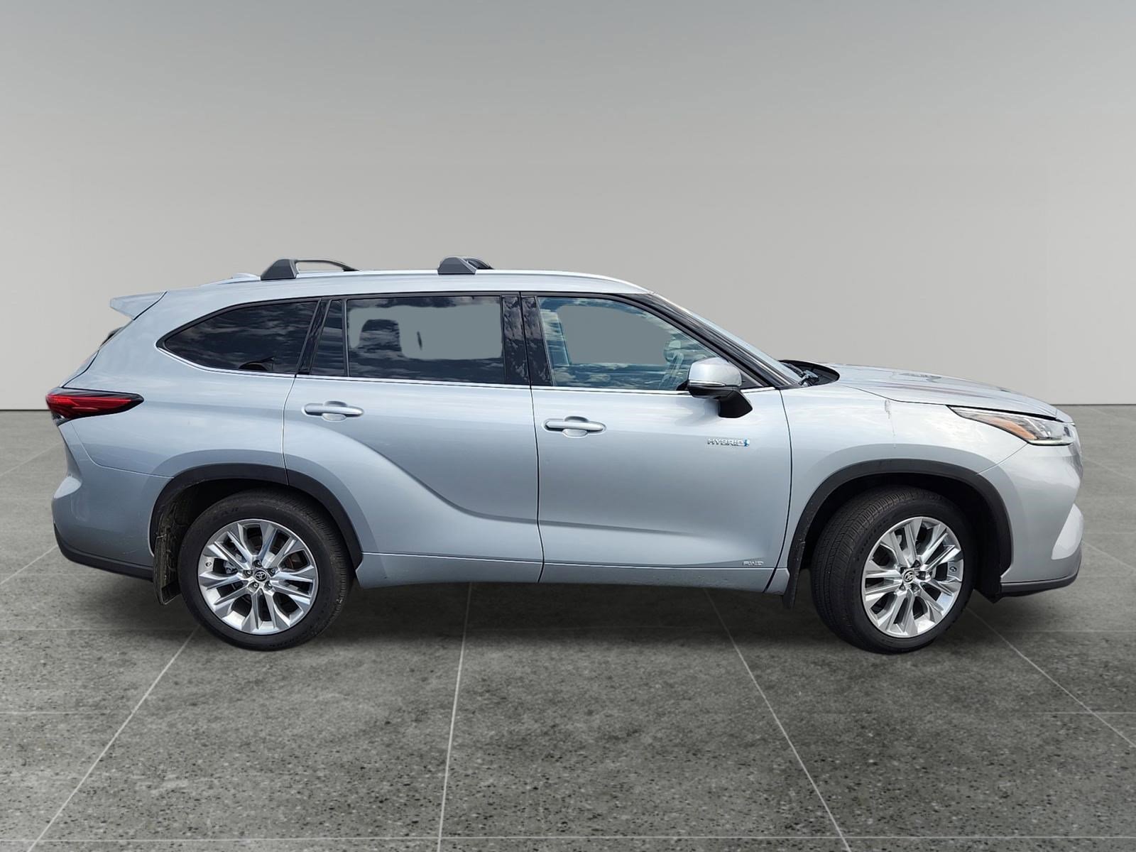 Certified 2021 Toyota Highlander Limited AWD/4WD image 8