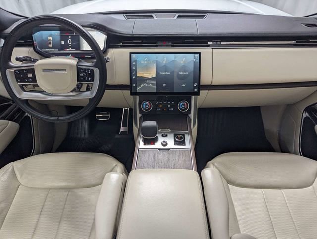 Used 2023 Land Rover Range Rover SE image 6
