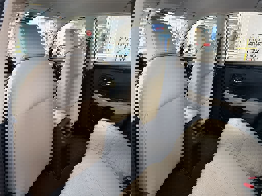 Certified 2025 Honda HR-V LX image 18