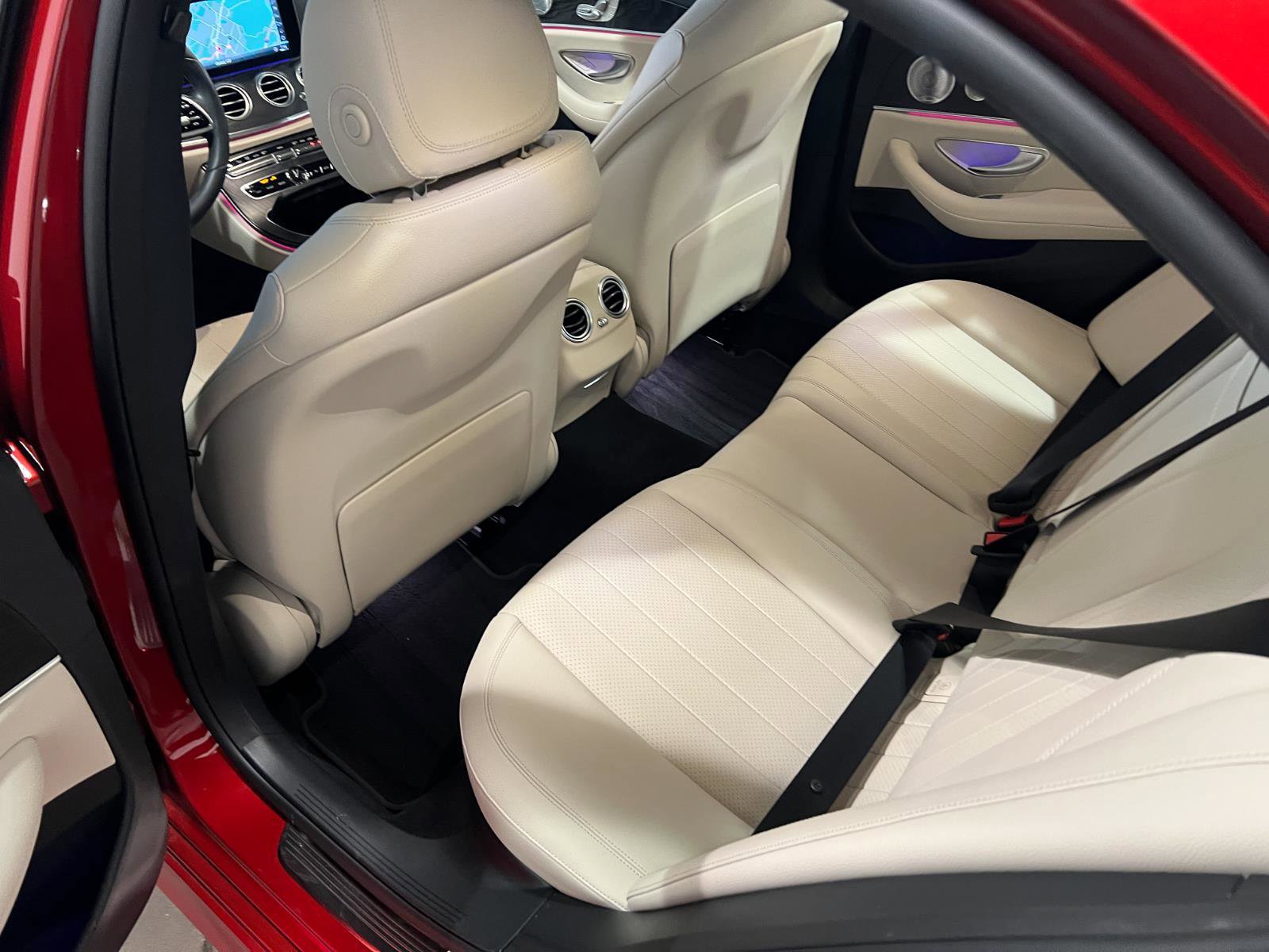 Used 2020 Mercedes-Benz E 350 4MATIC Sedan w/ Parking Assistance Package image 28