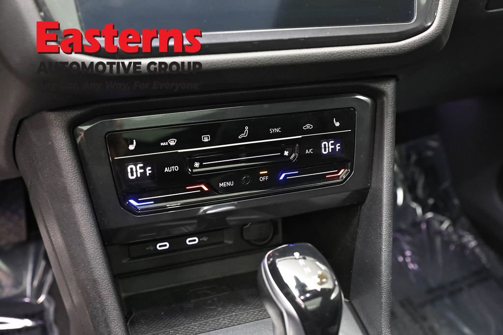 Used 2022 Volkswagen Tiguan SE w/ Panoramic Sunroof Package image 20