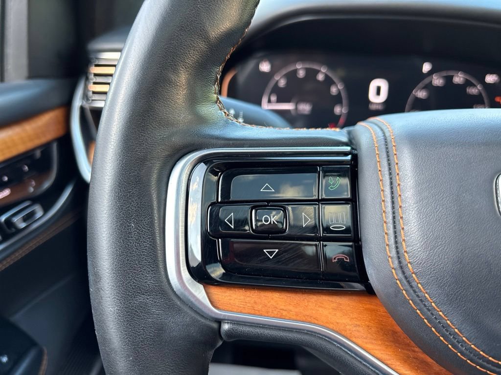 Used 2022 Jeep Grand Wagoneer Series III w/ Rear Seat Video Group 1 AWD/4WD image 36