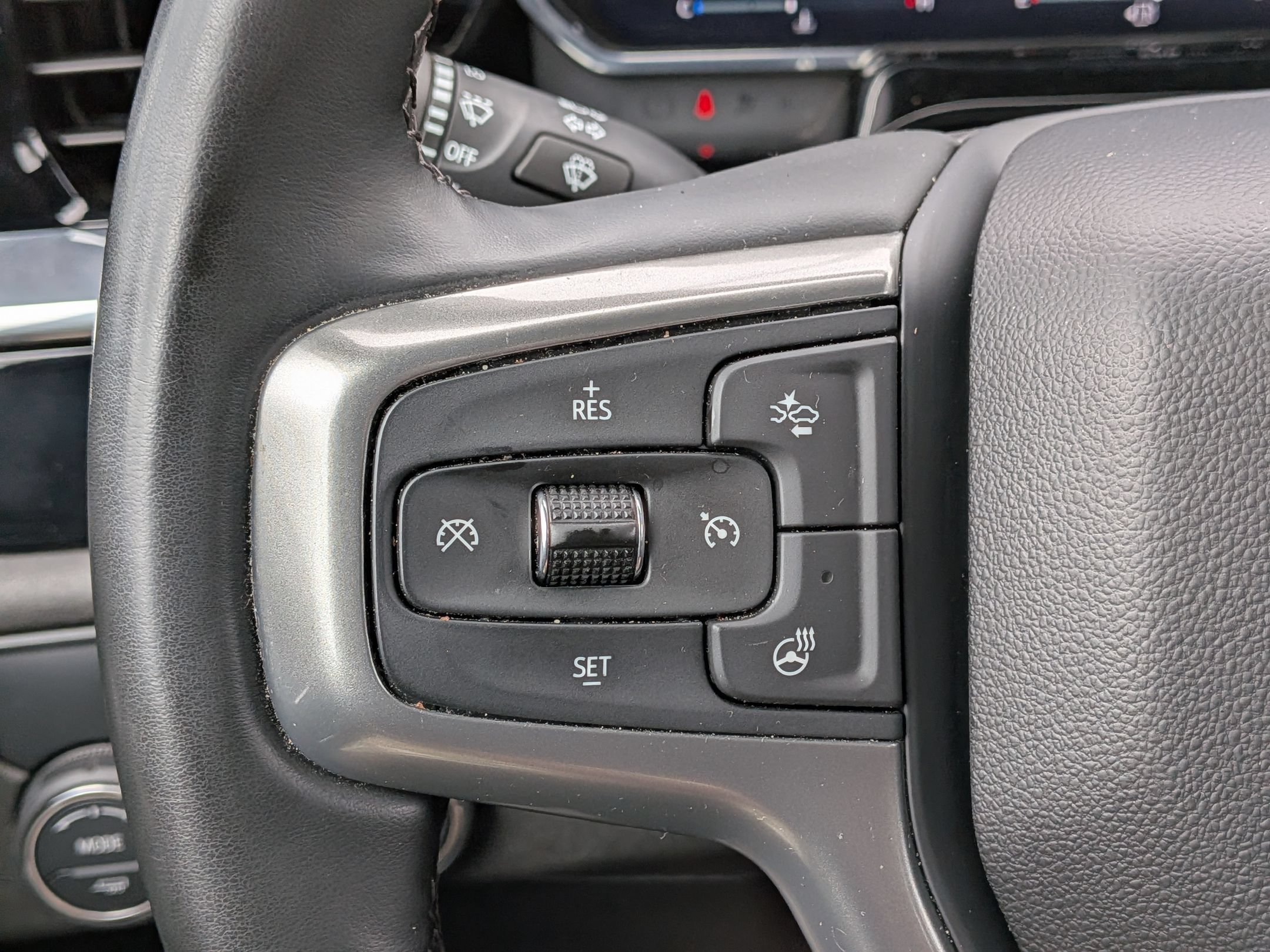 Used 2025 Chevrolet Silverado 1500 LT RWD image 19