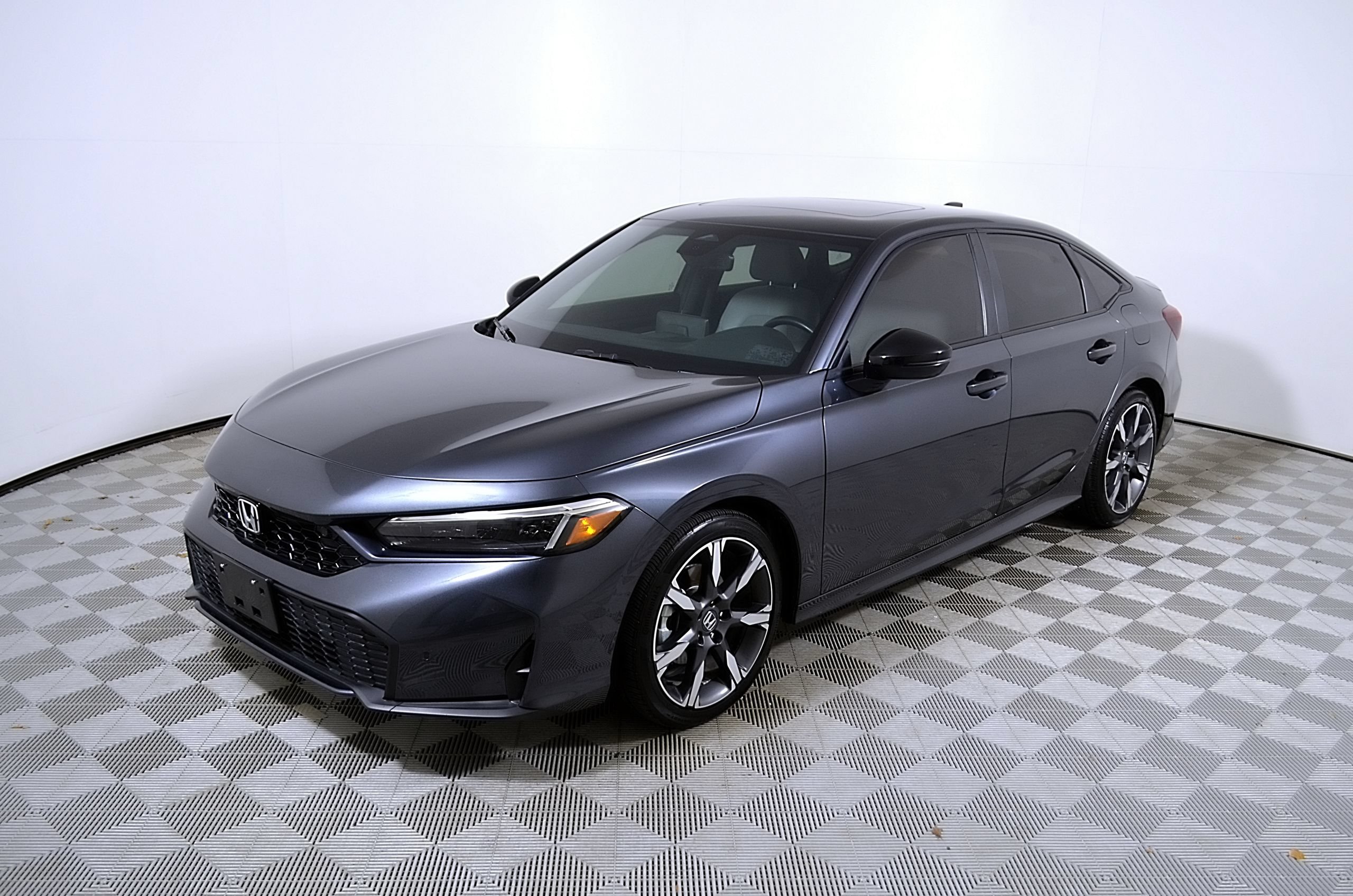 Used 2025 Honda Civic Sport Touring video 3