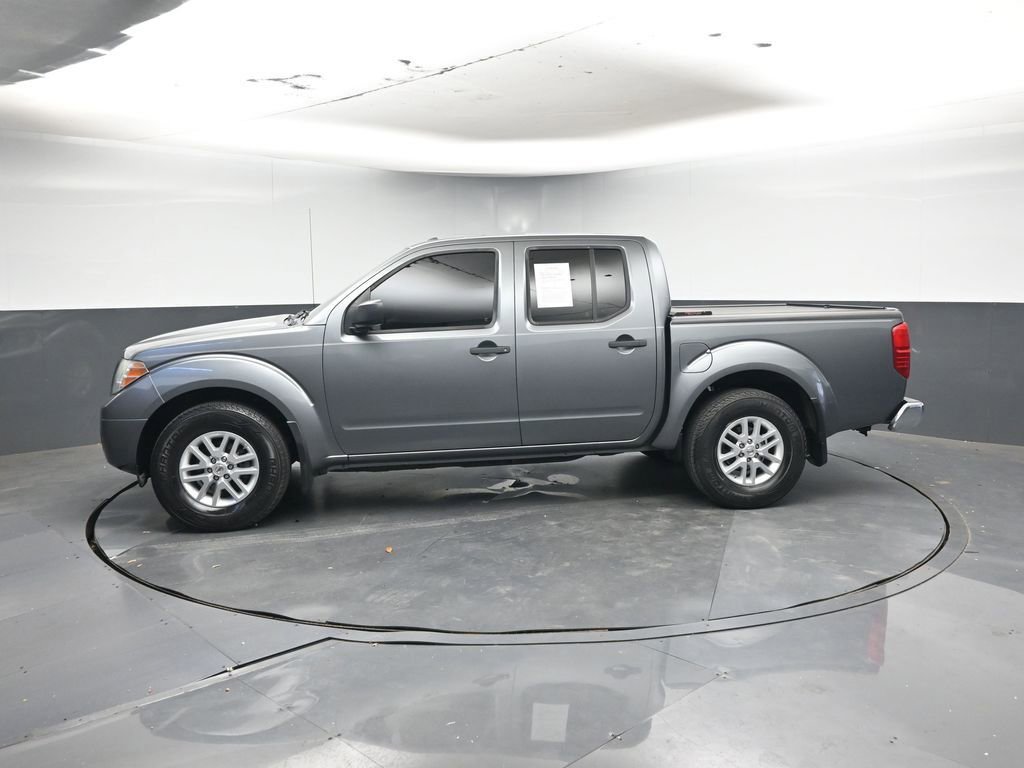 Used 2018 Nissan Frontier SV image 2