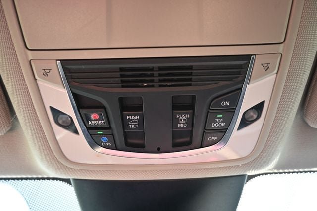 Used 2023 Acura MDX SH-AWD w/ Technology Package image 37