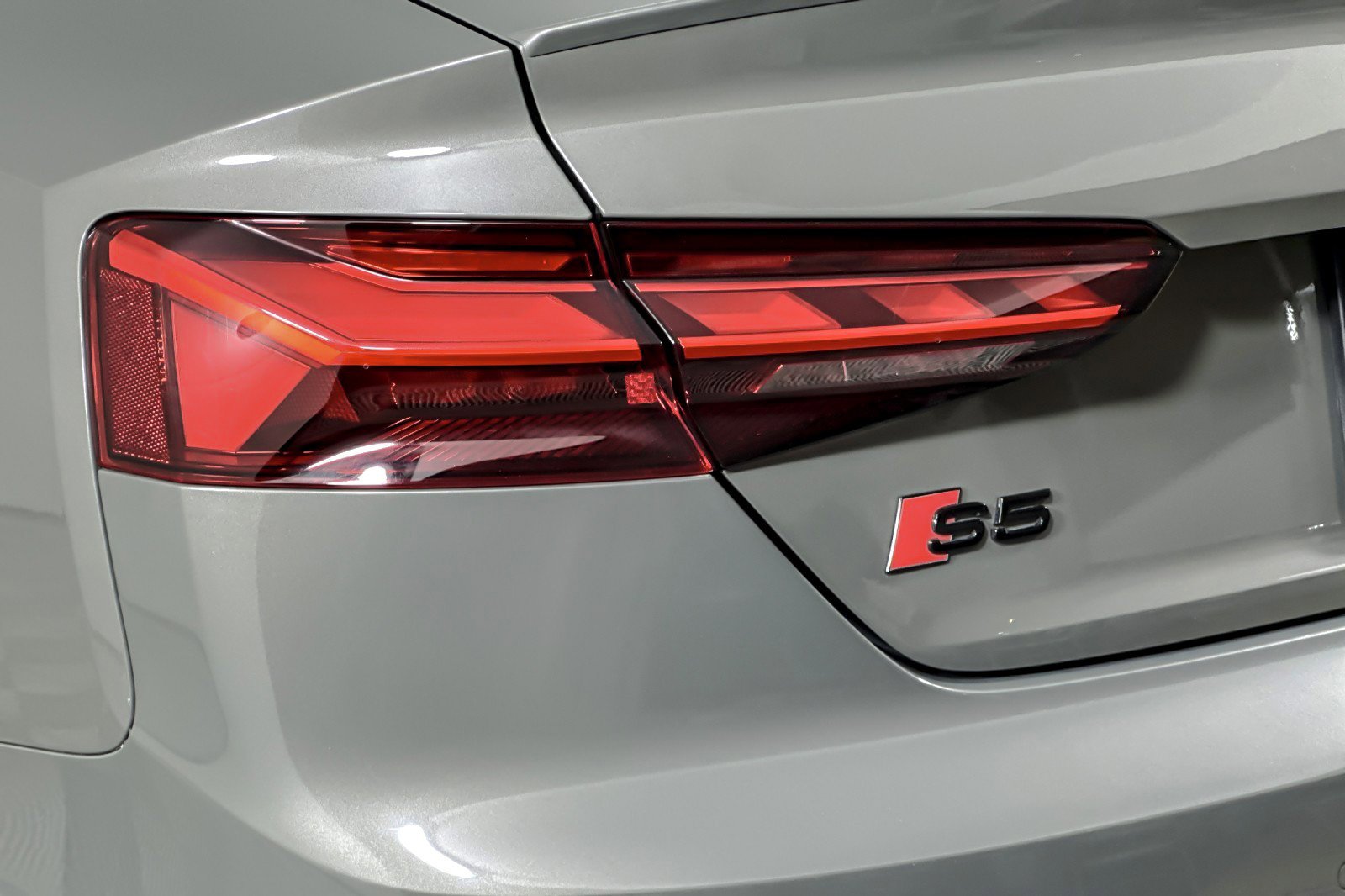 Used 2023 Audi S5 Premium Plus w/ Premium Plus image 24