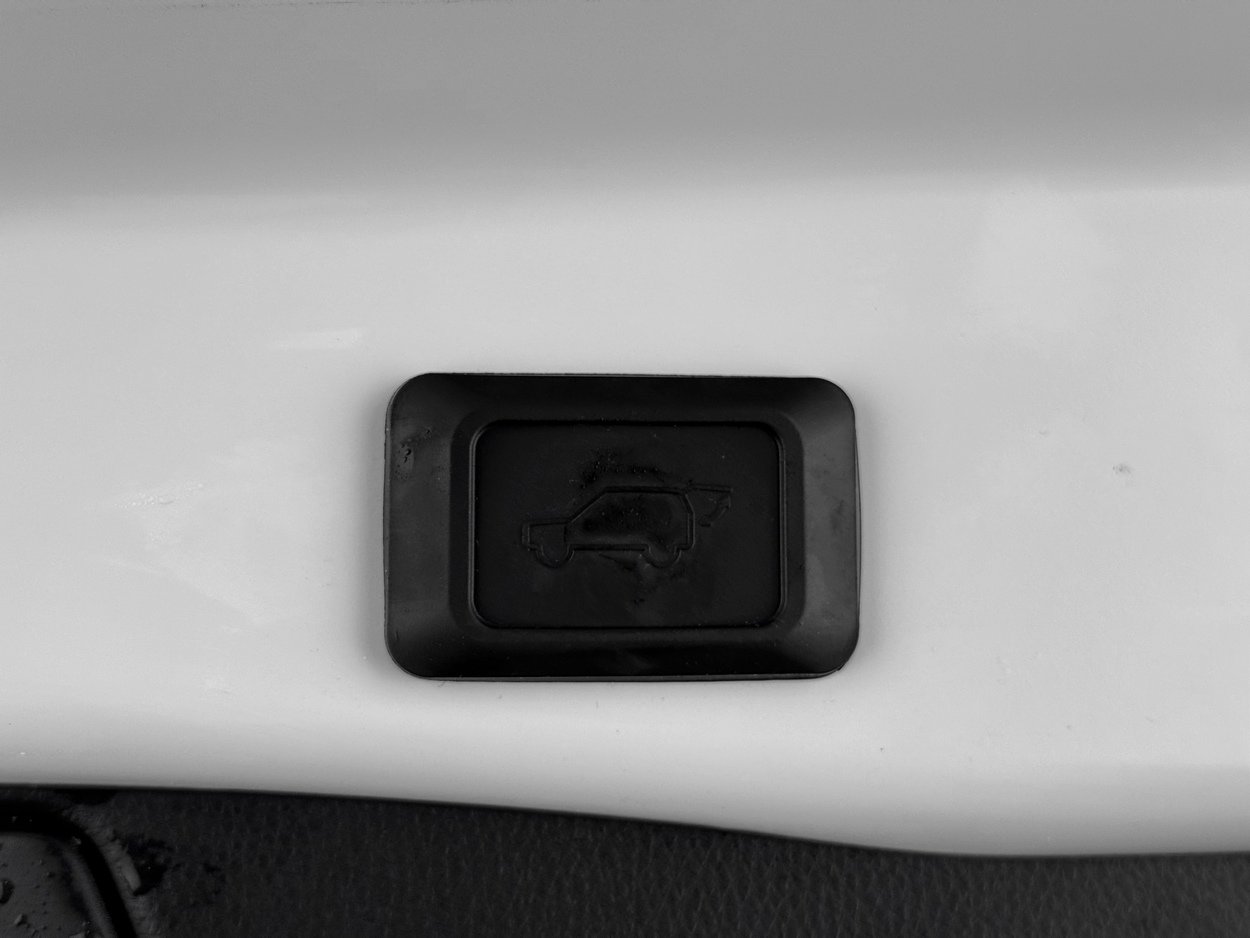 Used 2020 Toyota RAV4 Limited image 37