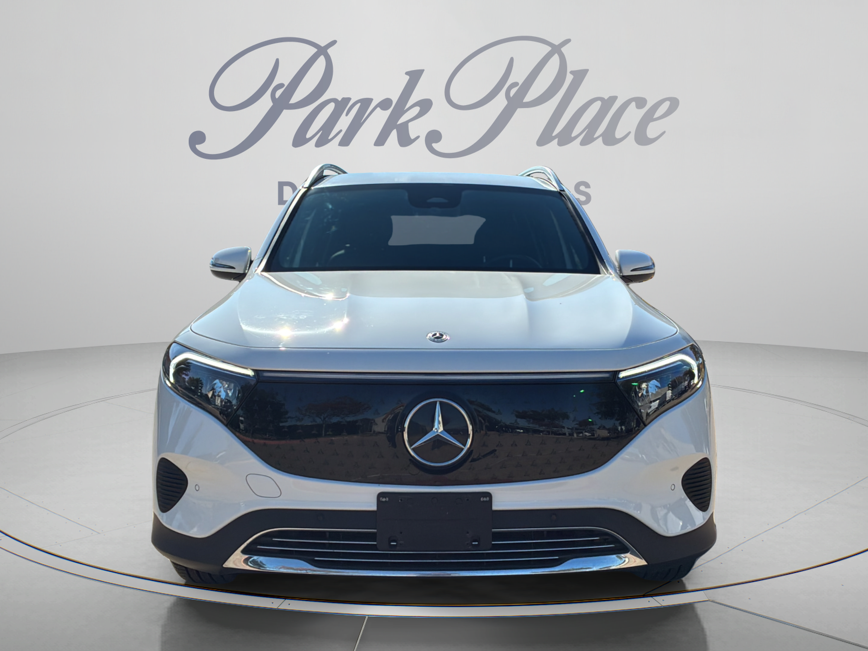 Used 2024 Mercedes-Benz EQB 250+ image 8