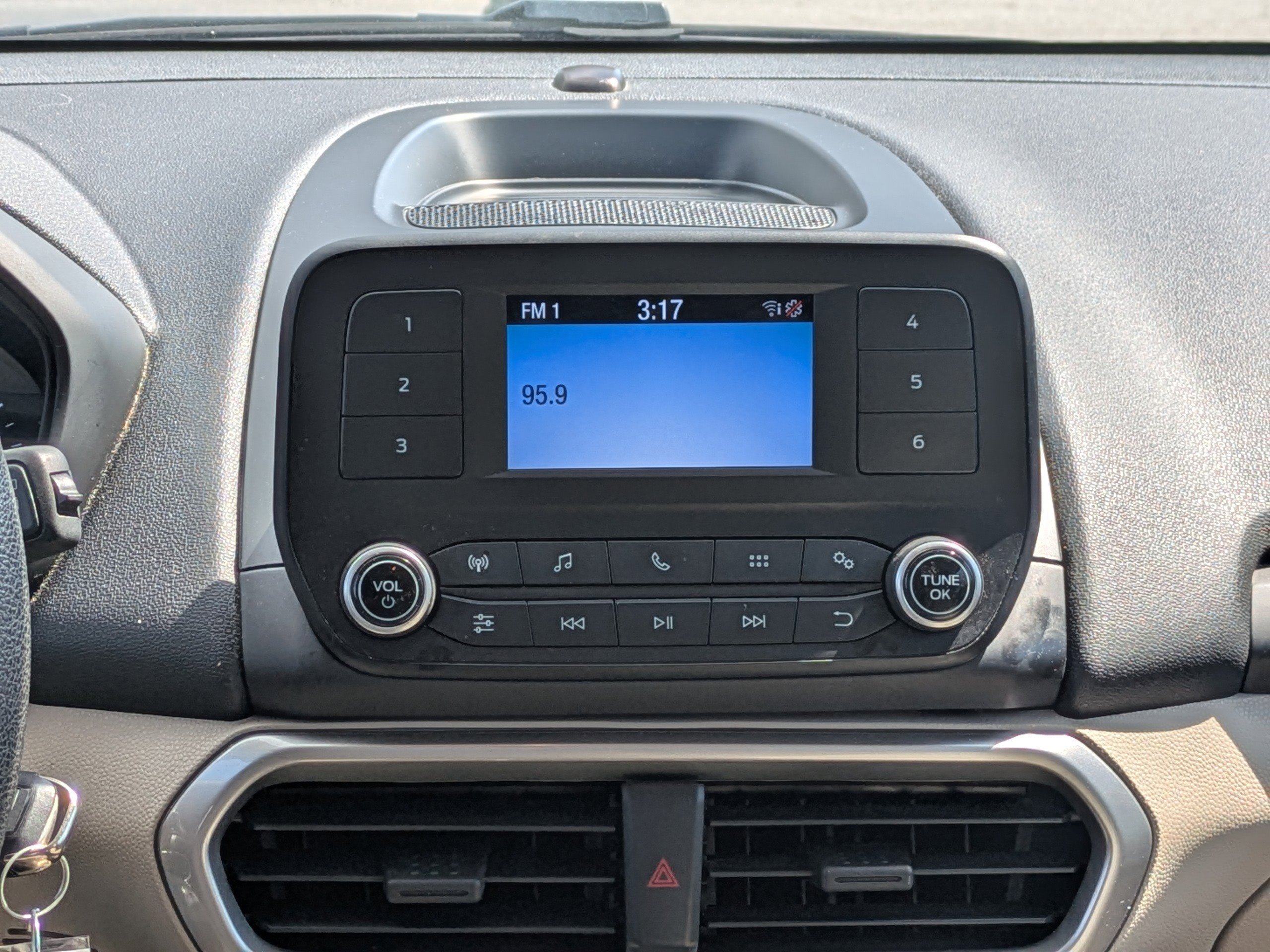 Used 2020 Ford EcoSport S image 18