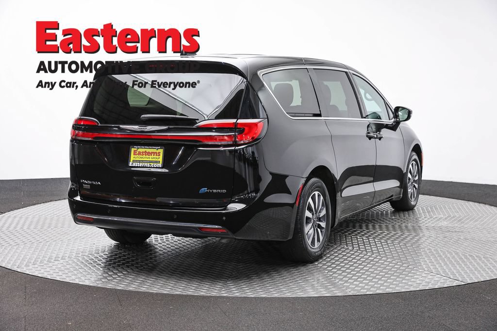 Used 2024 Chrysler Pacifica Limited FWD image 5