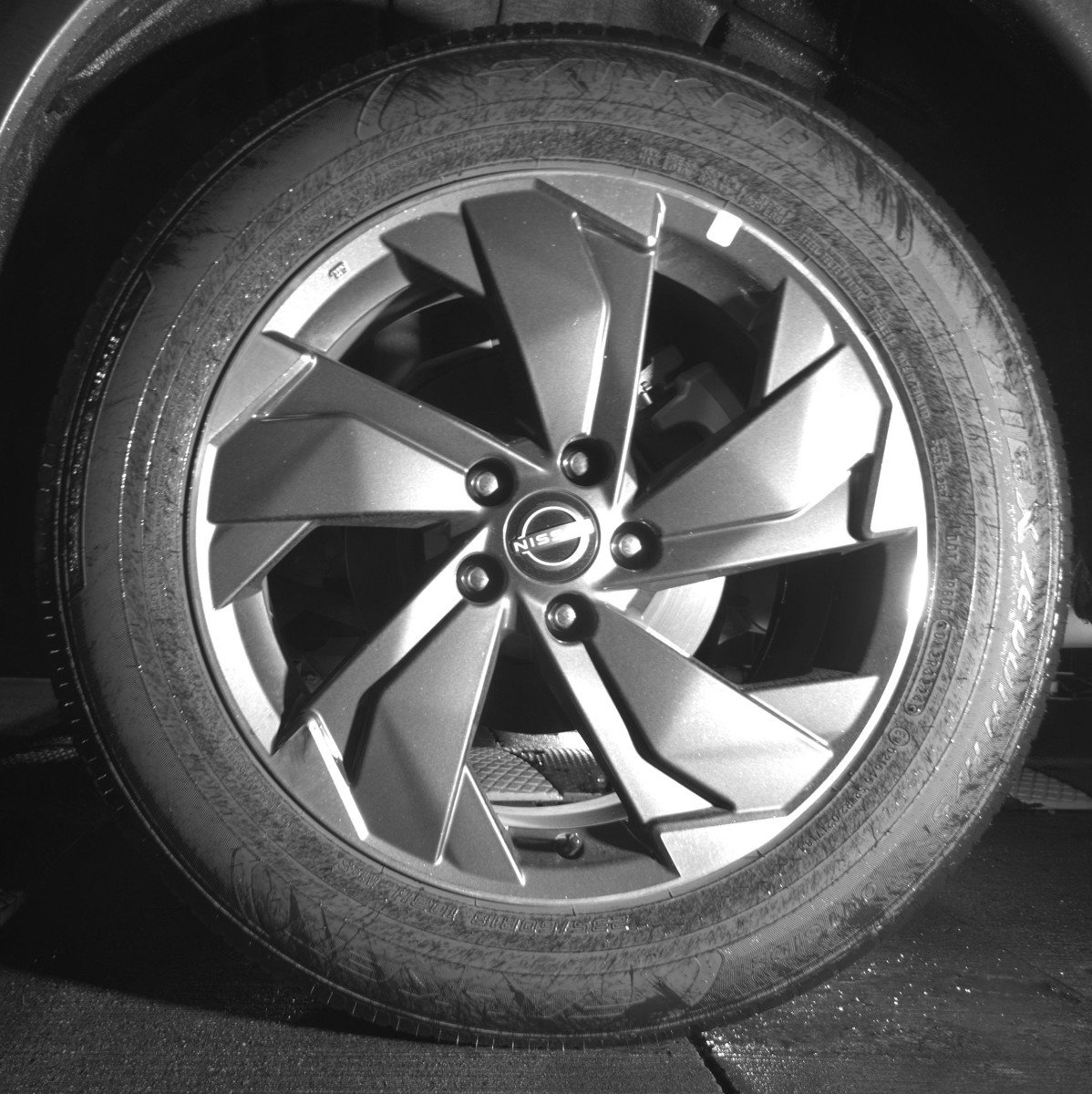 Used 2025 Nissan Rogue SV image 14