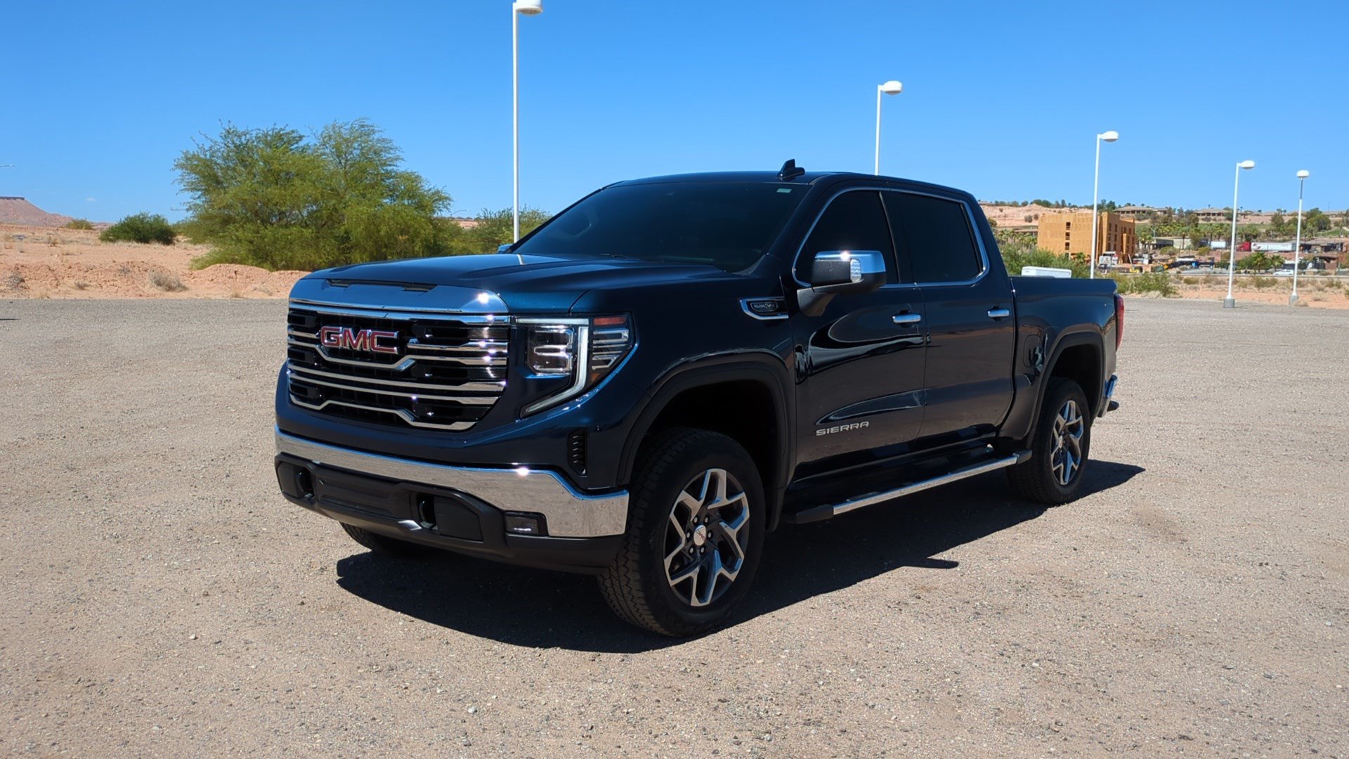 Used 2023 GMC Sierra 1500 SLT w/ SLT Premium Package AWD/4WD image 7