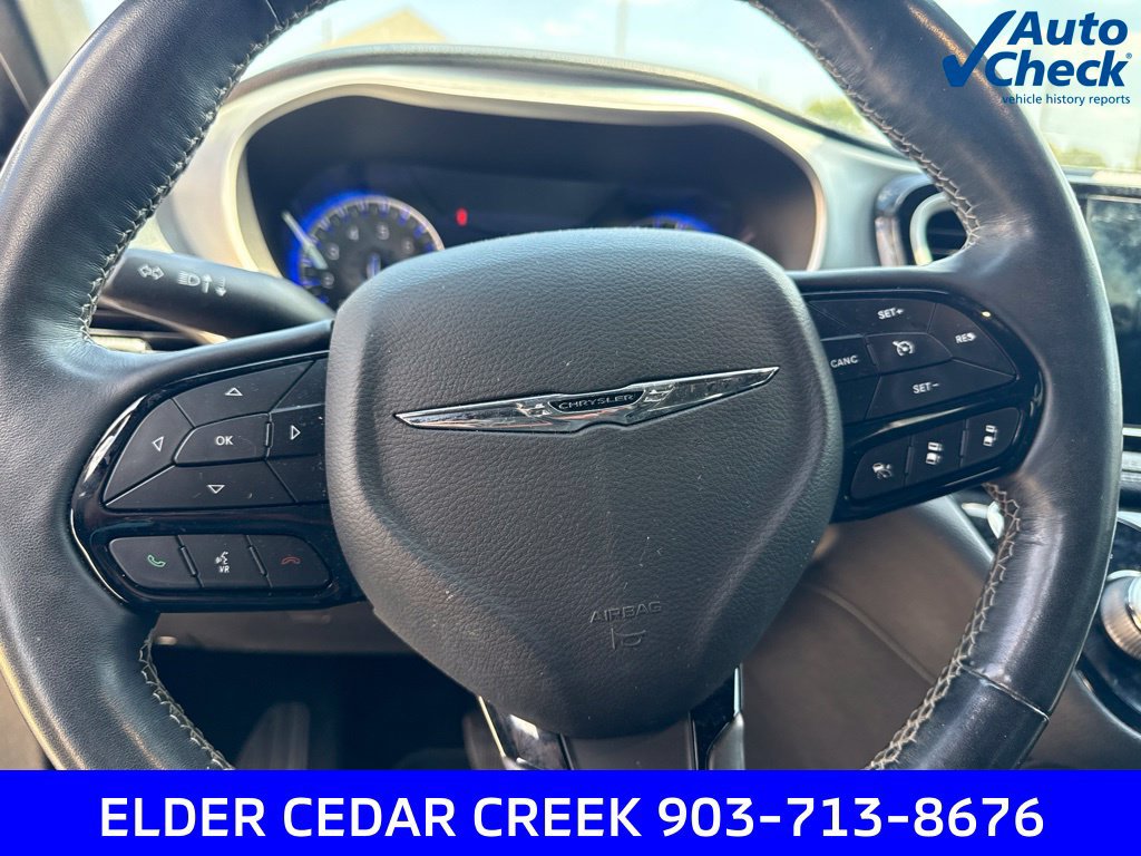 Used 2021 Chrysler Pacifica Touring-L w/ Uconnect Theater Family Group AWD/4WD image 26