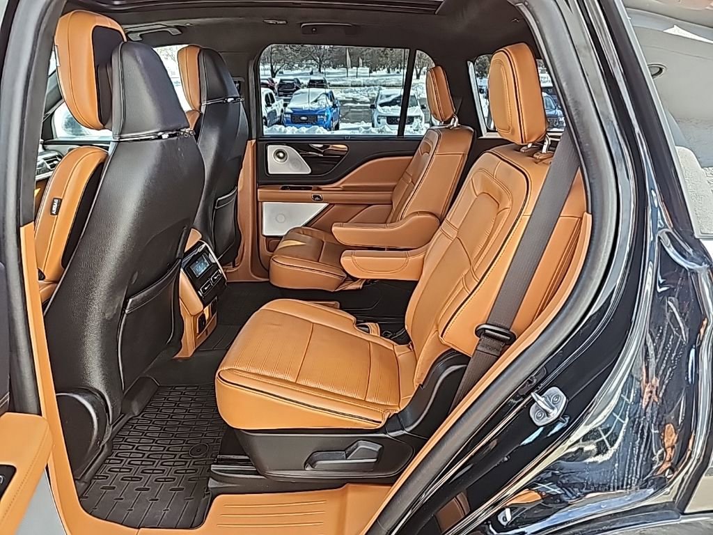 Used 2023 Lincoln Aviator Black Label Grand Touring w/ Class IV Trailer Tow Package image 12