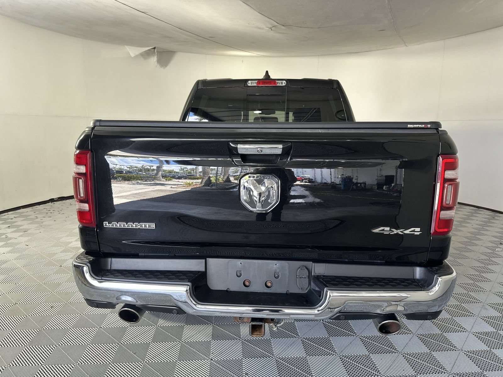 Used 2019 RAM 1500 Laramie AWD/4WD image 7