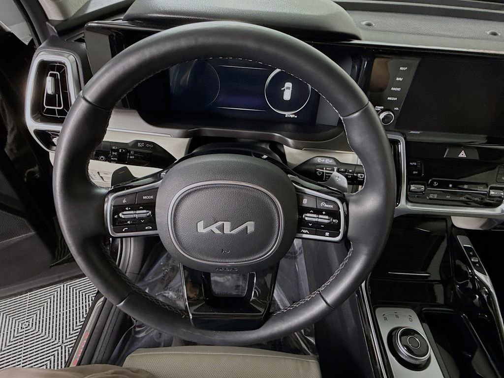 Used 2023 Kia Sorento SX Prestige w/ Panoramic Sunroof Package AWD/4WD image 22