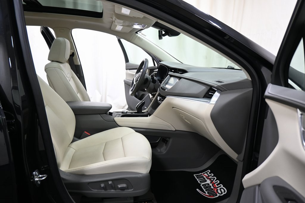 Used 2020 Cadillac XT5 Premium Luxury image 10