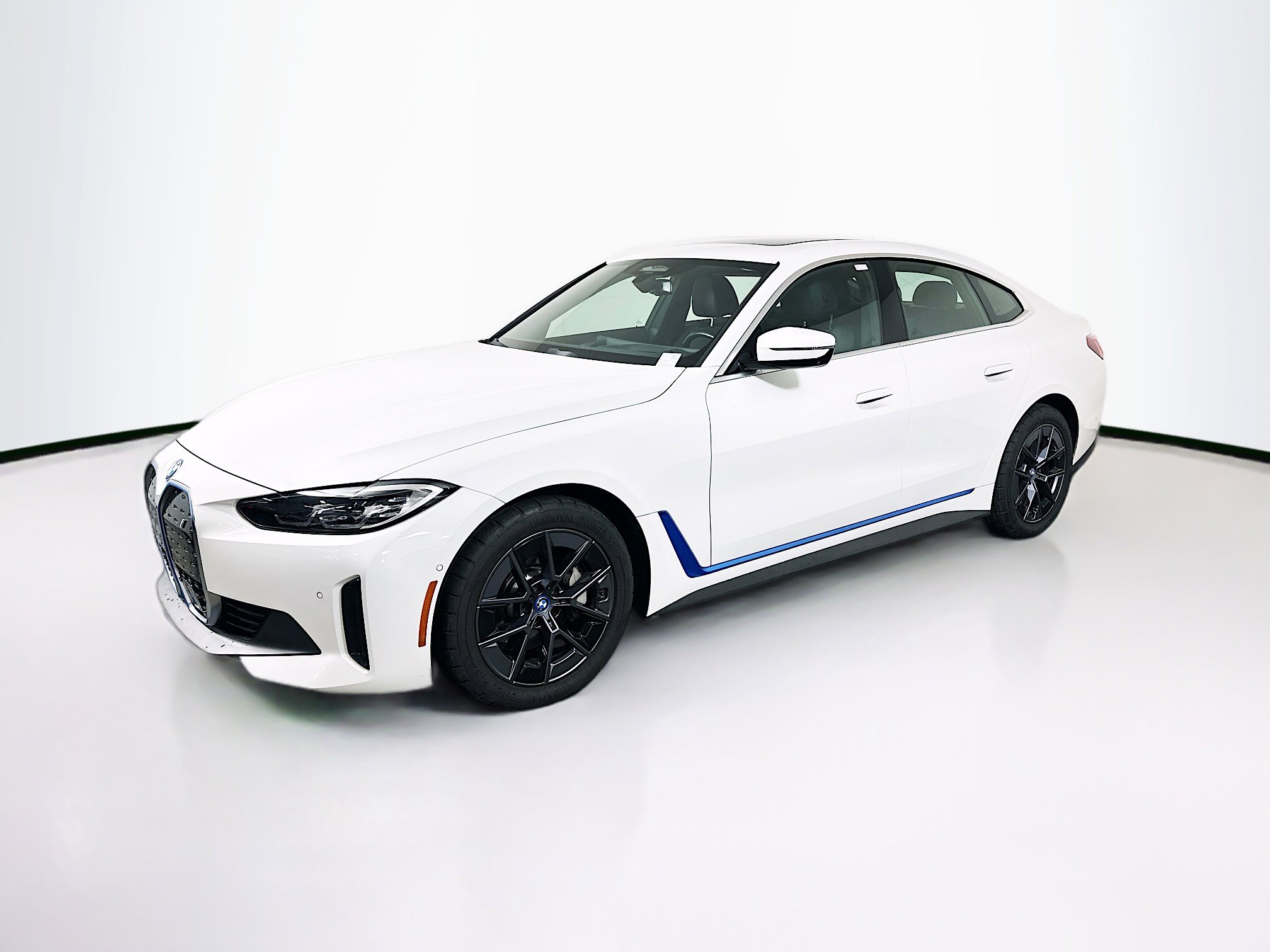 Used 2024 BMW i4 eDrive40 RWD image 3