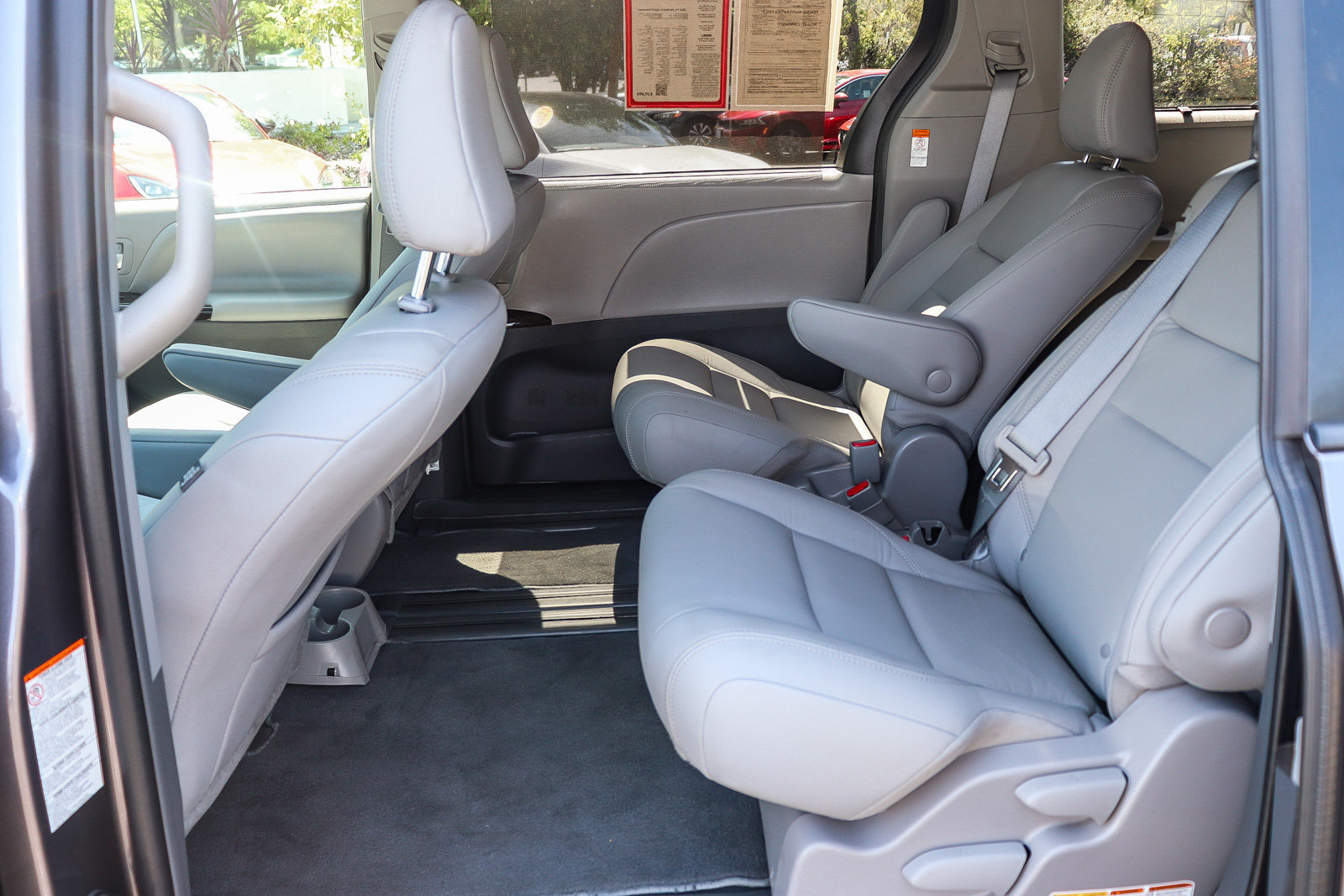 Certified 2019 Toyota Sienna XLE w/ XLE Navigation Package FWD image 21