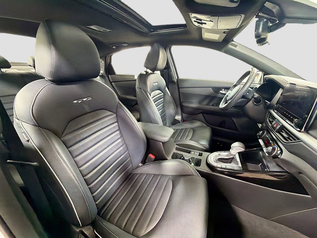 Used 2023 Kia Forte GT-Line w/ GT-Line Premium Package FWD image 32