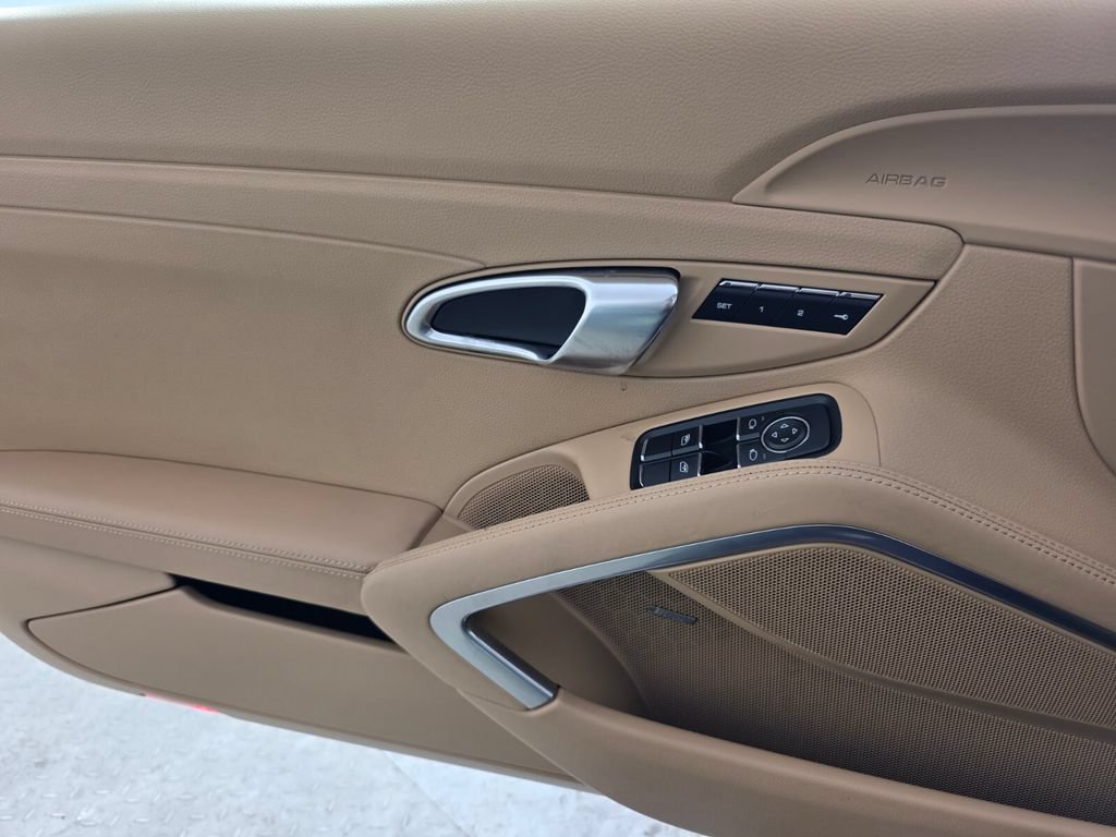Used 2017 Porsche 911 Carrera RWD image 25