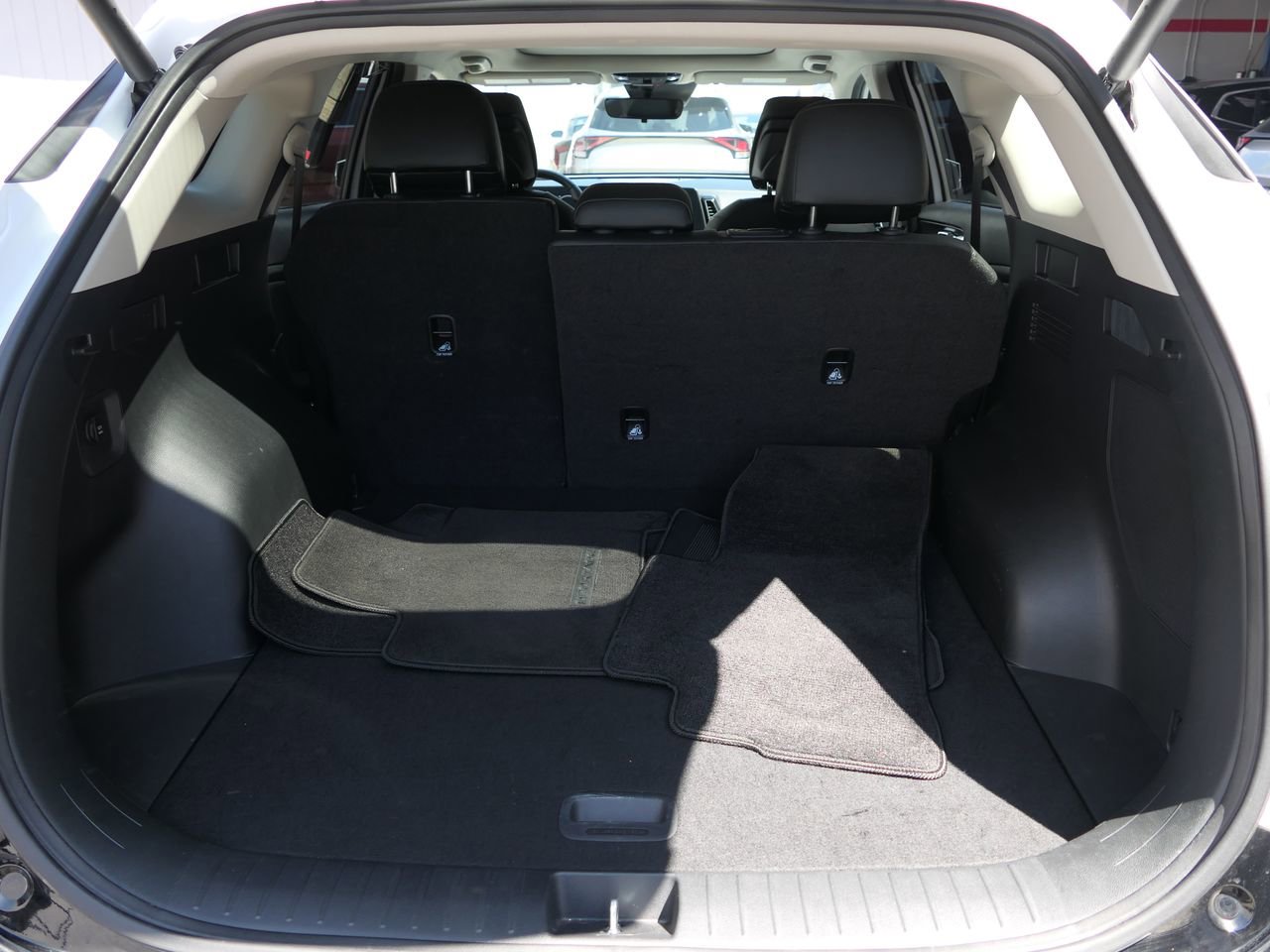 Used 2023 Kia Sportage SX image 23