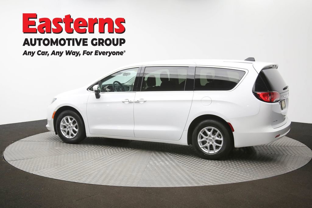 Used 2022 Chrysler Voyager LX image 59
