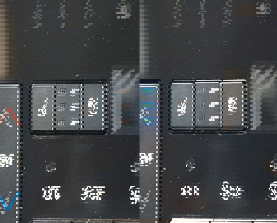 Used 2019 Toyota Avalon Limited image 9