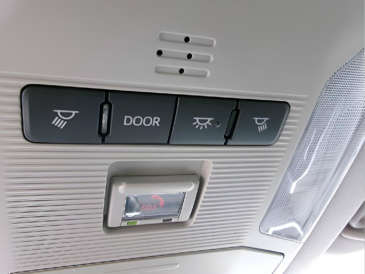 Used 2025 Toyota RAV4 XLE FWD image 14