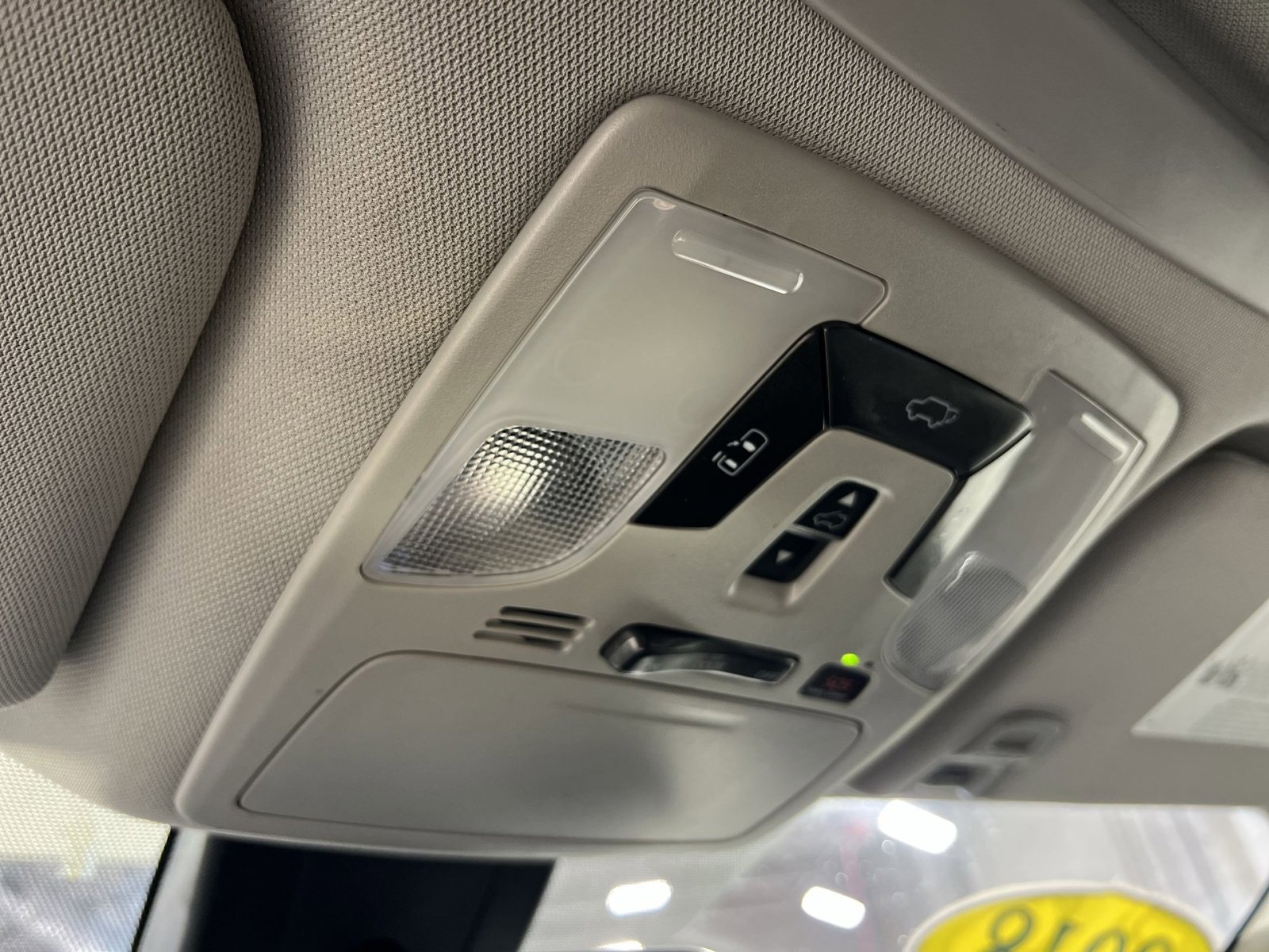 Used 2018 Toyota Sienna SE Premium image 31