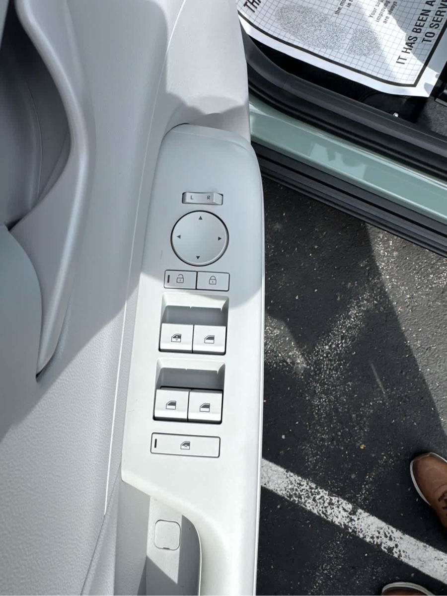 New 2027 Hyundai Kona SE AWD/4WD image 21