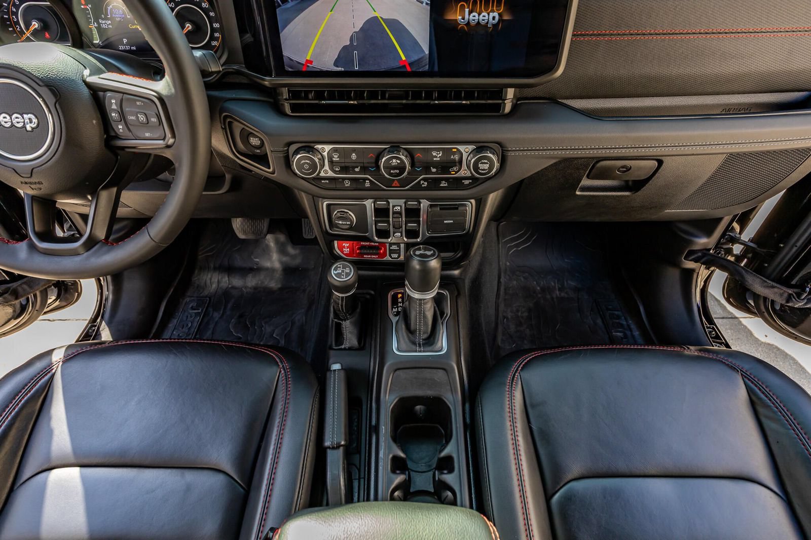 Used 2024 Jeep Wrangler Unlimited Rubicon AWD/4WD image 28