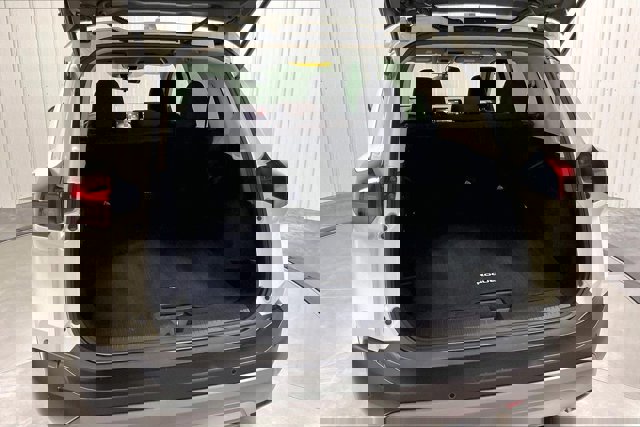 Used 2023 Nissan Rogue S image 38