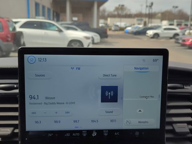 Used 2023 Ford Transit 350 XLT image 11