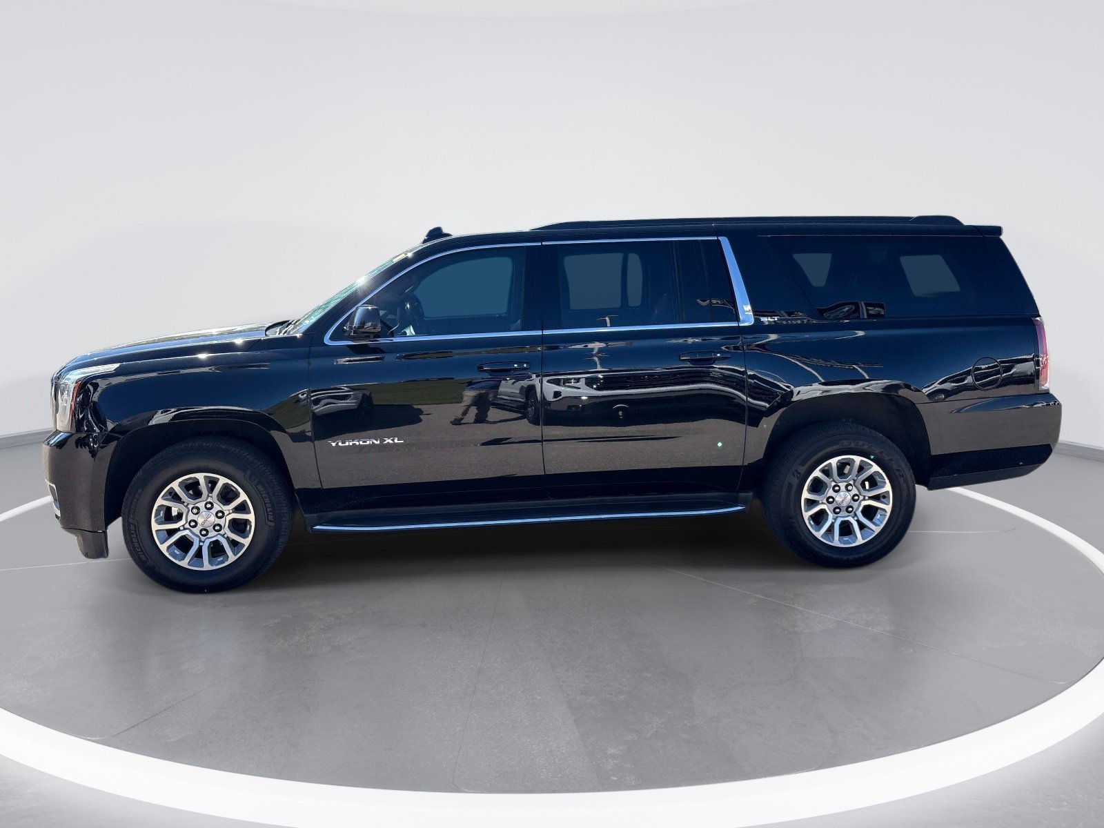 Used 2019 GMC Yukon XL SLT AWD/4WD image 5
