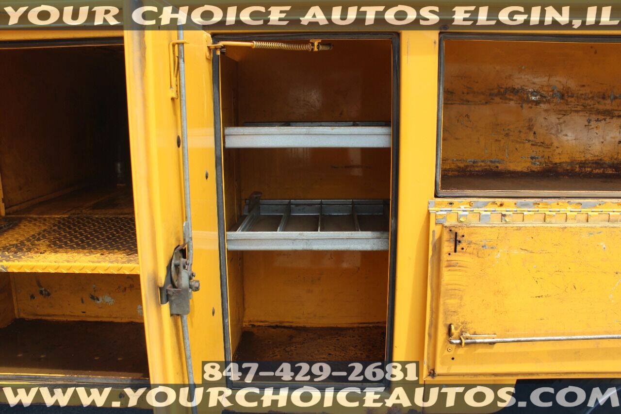 Used 2009 Ford F550 2WD Regular Cab Super Duty image 11